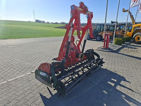 Vogel&Noot TM 250 mit hydraulischen Anbauteilen