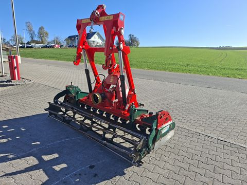 Vogel&Noot TM 250 mit hydraulischen Anbauteilen