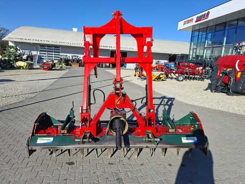 Vogel&Noot TM 250 mit hydraulischen Anbauteilen