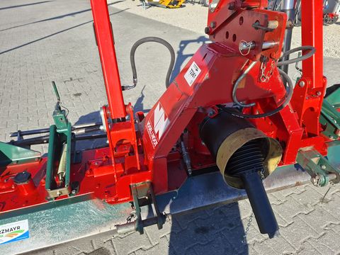 Vogel&Noot TM 250 mit hydraulischen Anbauteilen