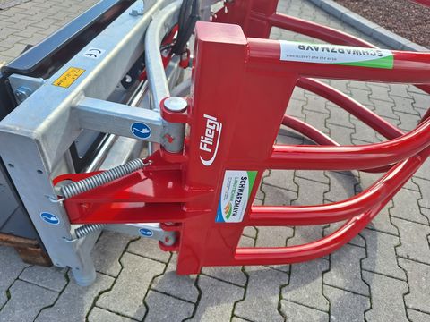 Fliegl AgroCenter Ballenzange WM-HV