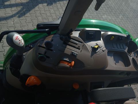 John Deere 5075E