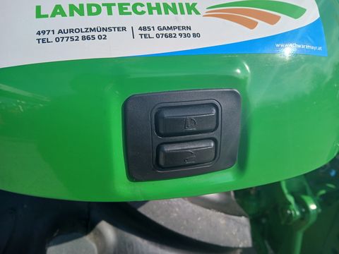 John Deere 5075E