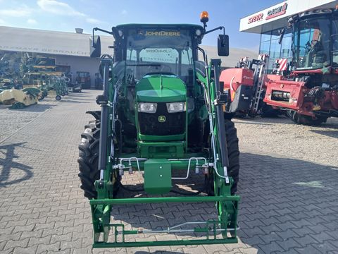 John Deere 5075E