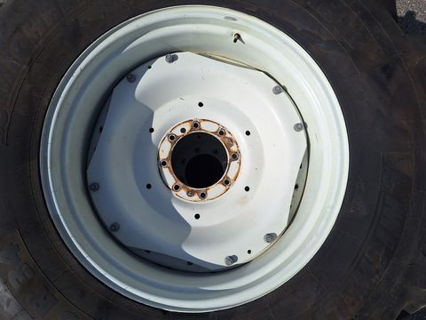Michelin 600/65R34+480/65R24 Kompletträder