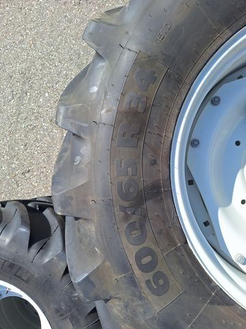 Michelin 600/65R34+480/65R24 Kompletträder