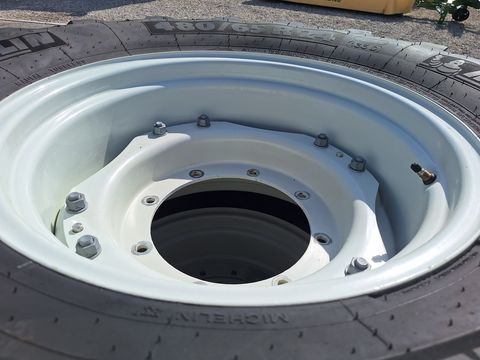Michelin 600/65R34+480/65R24 Kompletträder