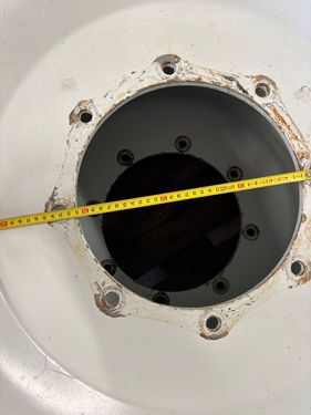 BKT 270/95R46 u. 270/80R32