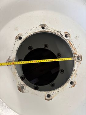 BKT 270/95R46 u. 270/80R32