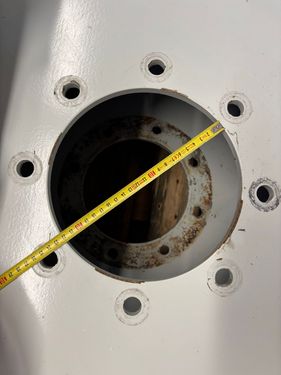 BKT 270/95R46 u. 270/80R32