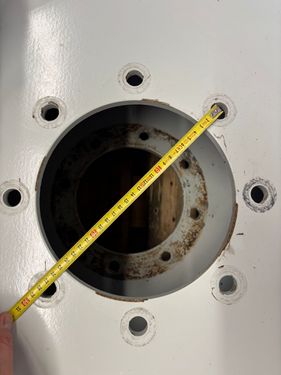 BKT 270/95R46 u. 270/80R32