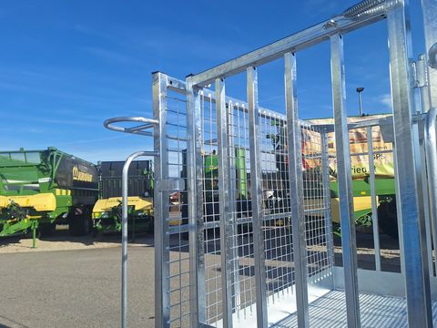 Fliegl AgroCenter Arbeitsbühne hoch 