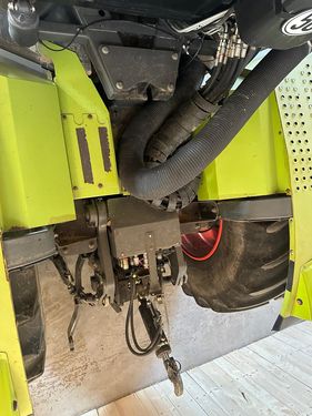 Claas Xerion 3300 Trac