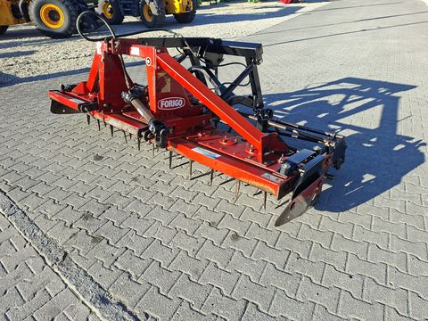 Forigo 300 mit Stanwalze und  hydraulischen Anbauteilen