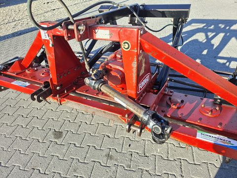 Forigo 300 mit Stanwalze und  hydraulischen Anbauteilen