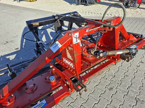 Forigo 300 mit Stanwalze und  hydraulischen Anbauteilen