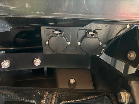 New Holland T6.145 Auto Command SideWinder II