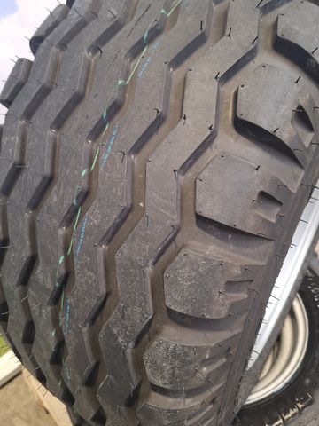 BKT 15.0/55-17 AW 705