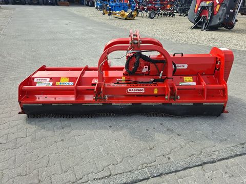Maschio 2500 mit Front-Heckanbau und Seitenverschub