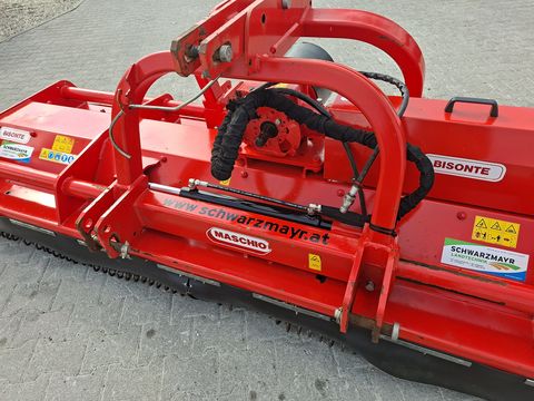 Maschio 2500 mit Front-Heckanbau und Seitenverschub