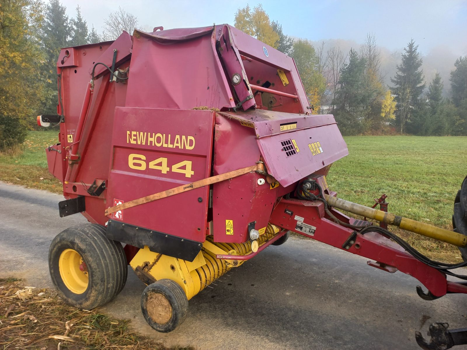 New Holland 644 2