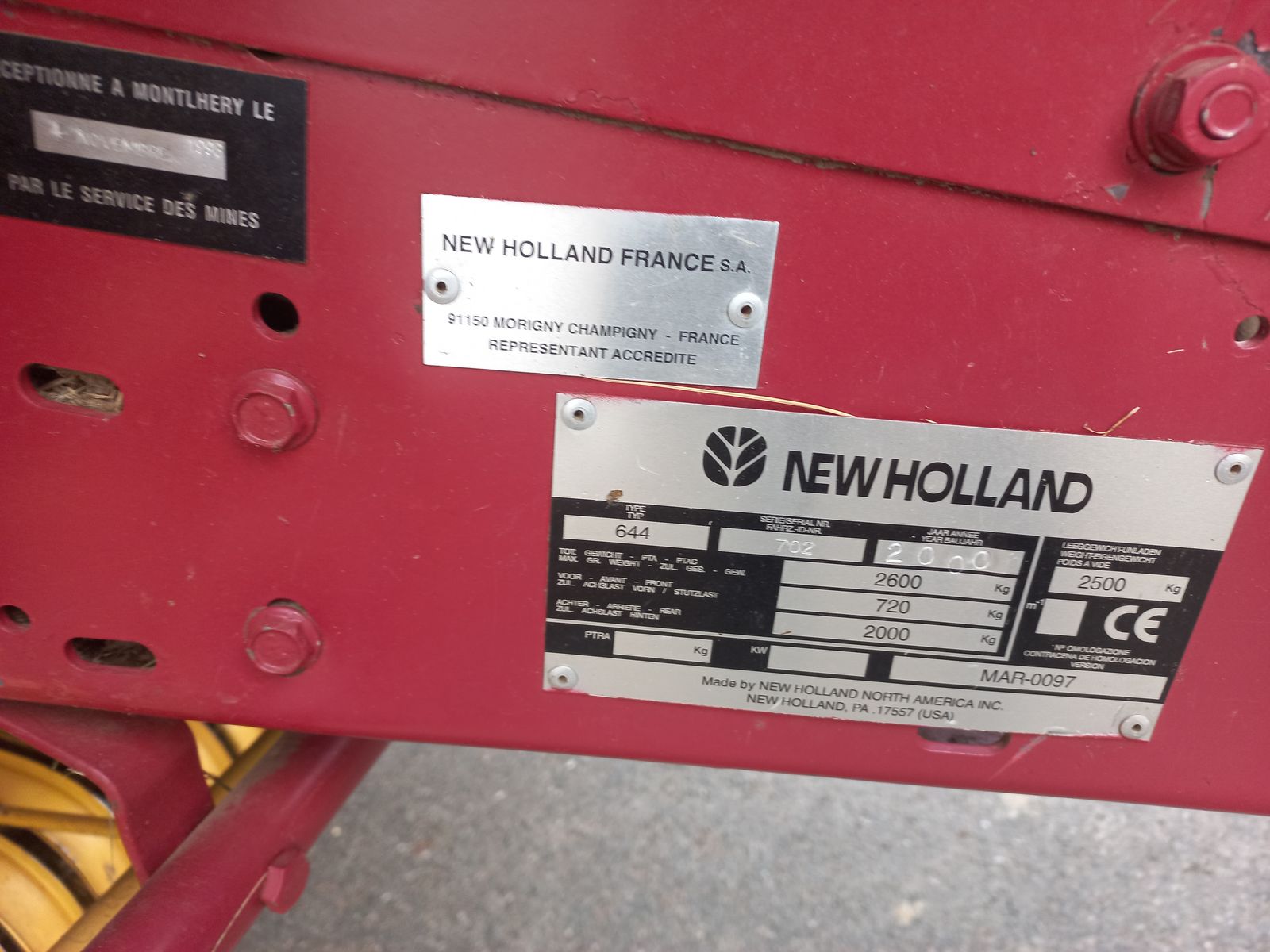 New Holland 644 3