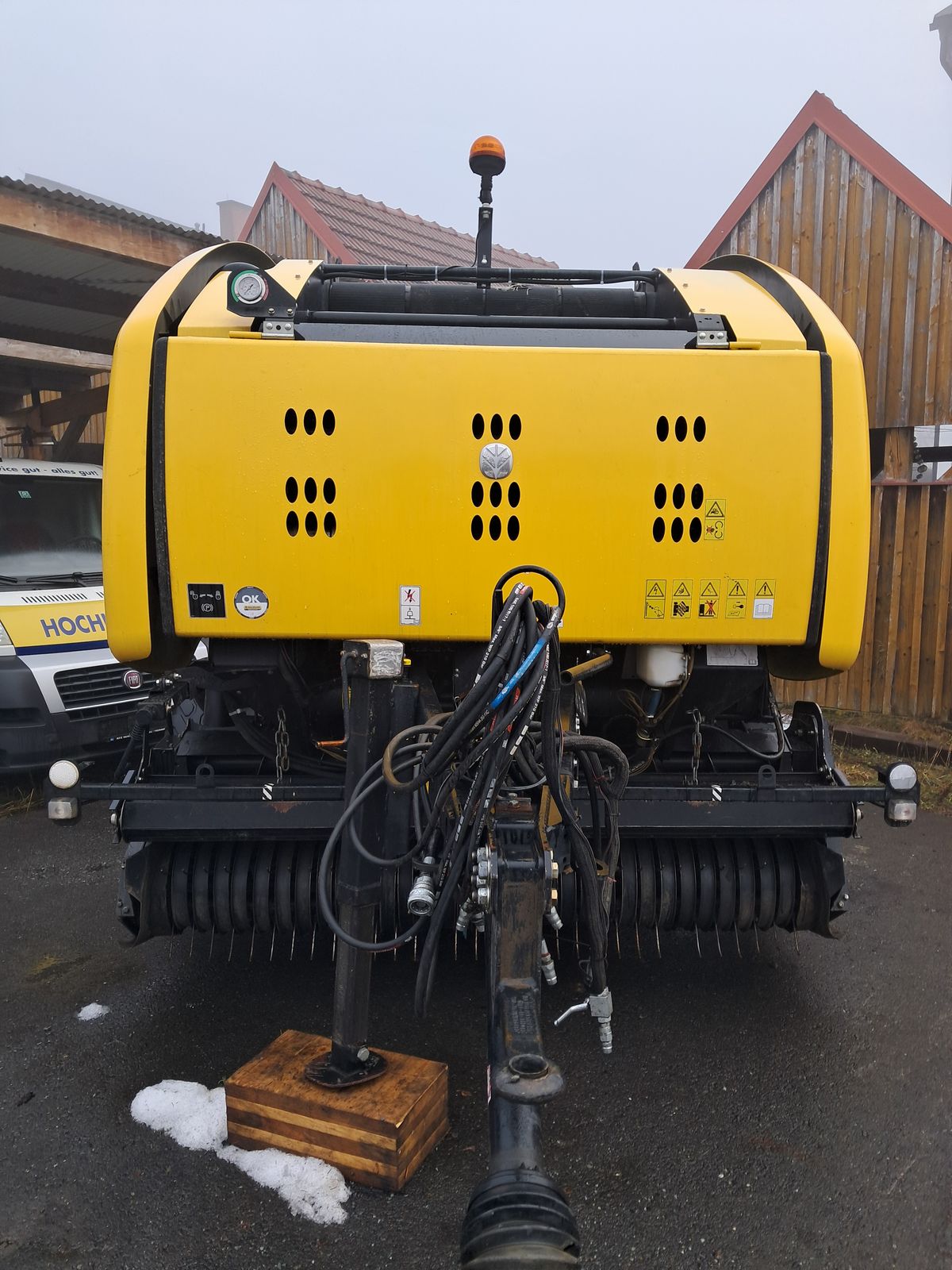 New Holland Roll-Belt 150 2