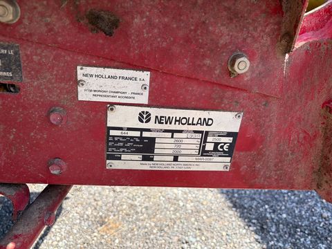 New Holland 644