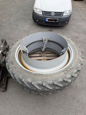 Sonstige BKT 270/95 R46