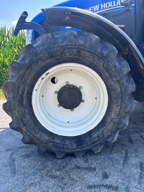 New Holland T 5.95