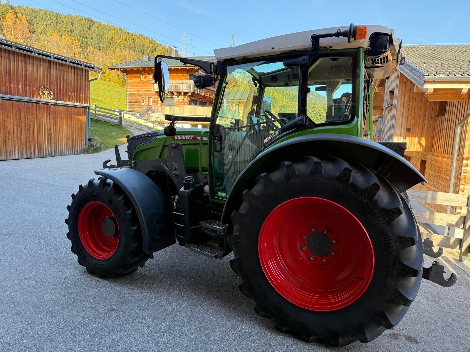 Fendt 211 Vario (Gen3) 3