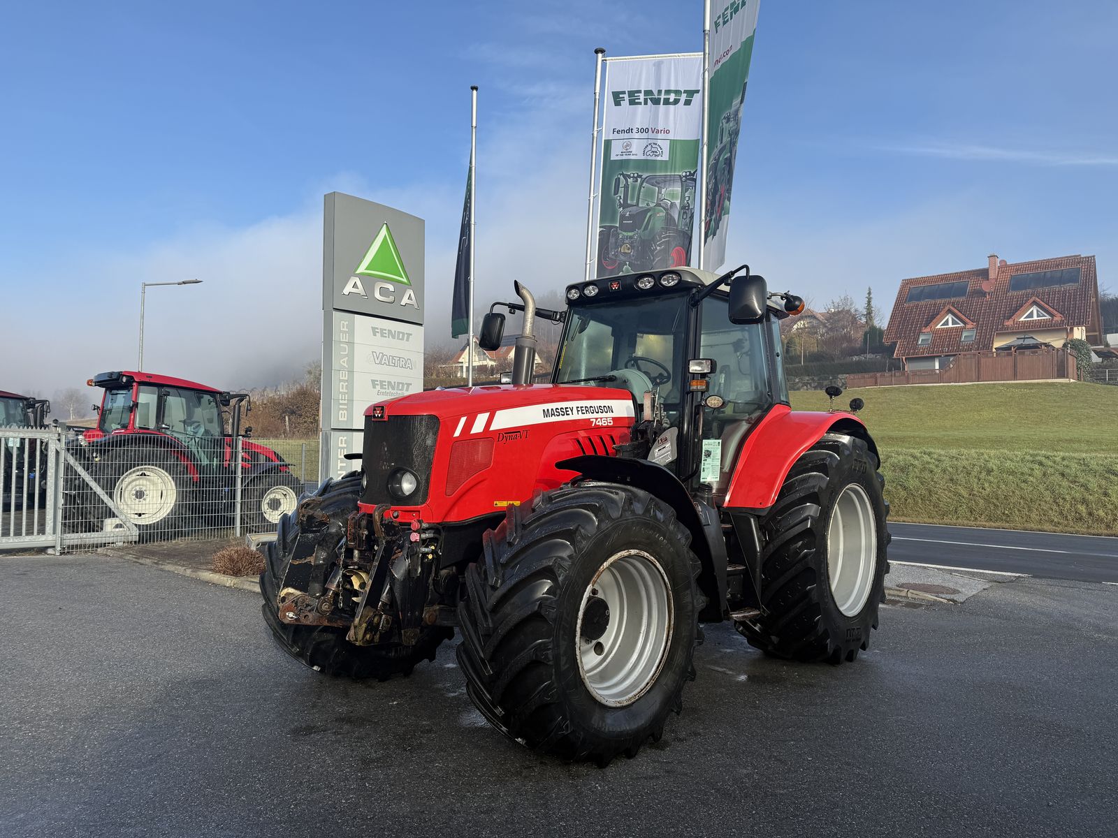 Massey Ferguson 7465-4 DynaVT Comfort Plus 1