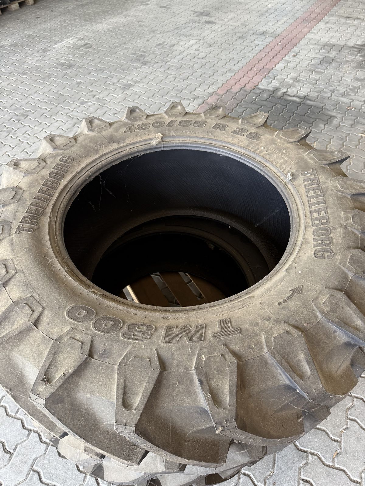 Trelleborg 480/65R28 TM800 1