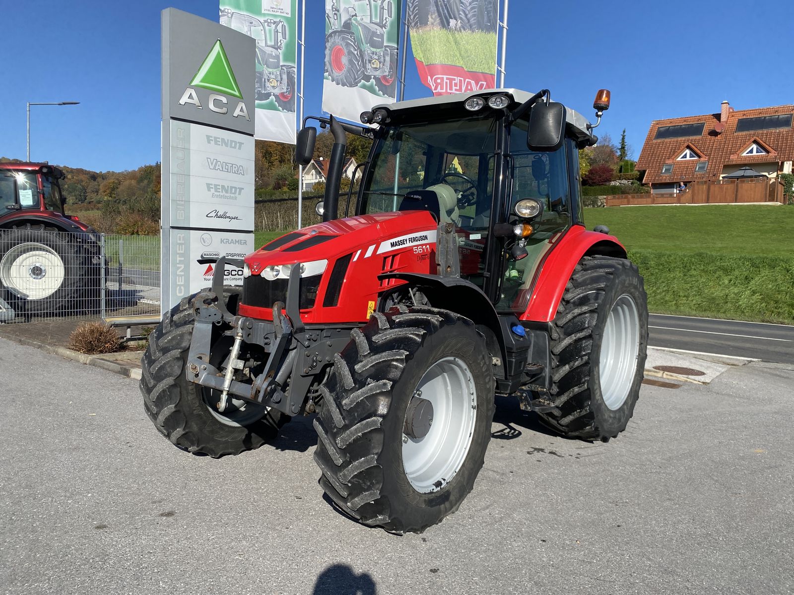 Massey Ferguson MF 5611 Dyna-6 Efficient 2