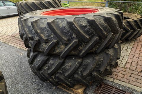 BKT 520/85 R42 AGRIMAX RT 855