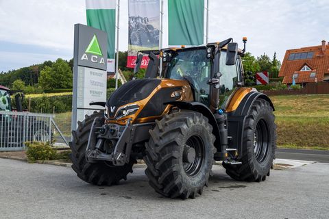 Valtra Q305