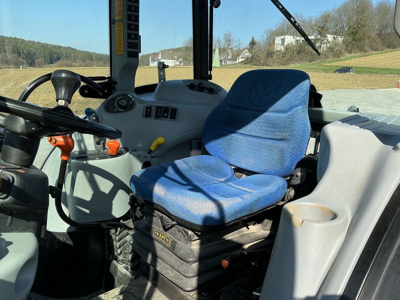 New Holland T4050 DeLuxe & Supersteer 2