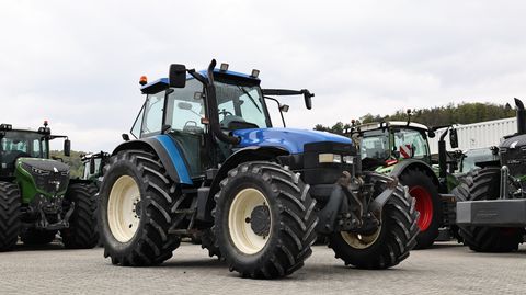 New Holland TM 150