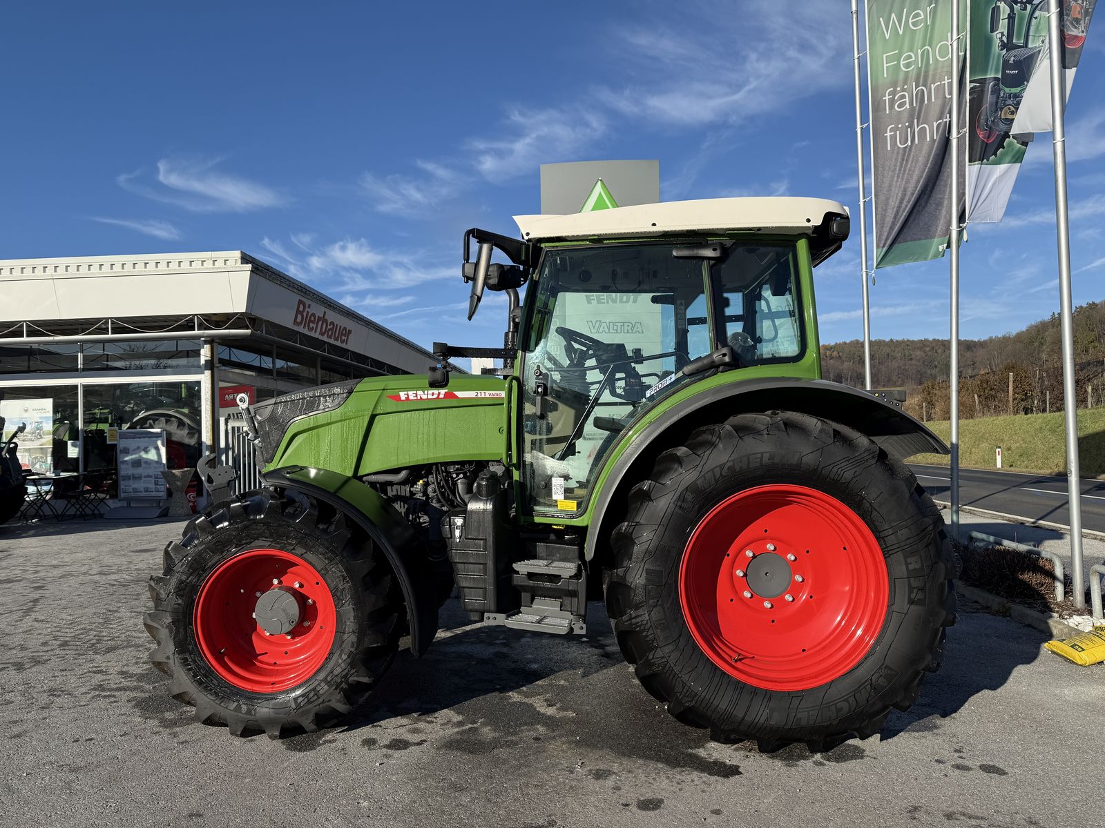 Fendt 211 Vario (Gen3) 2