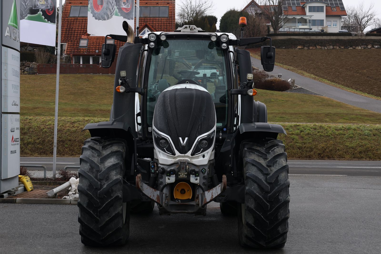 Valtra T 214 Direct 3