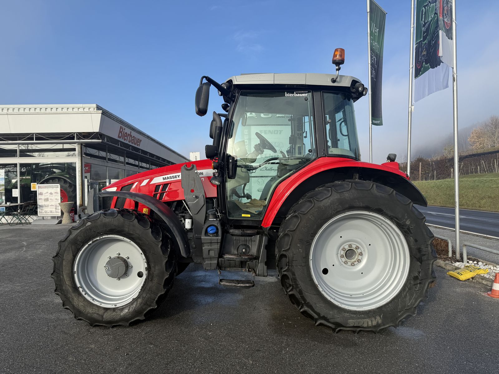 Massey Ferguson MF 5611 Dyna-6 Efficient 2