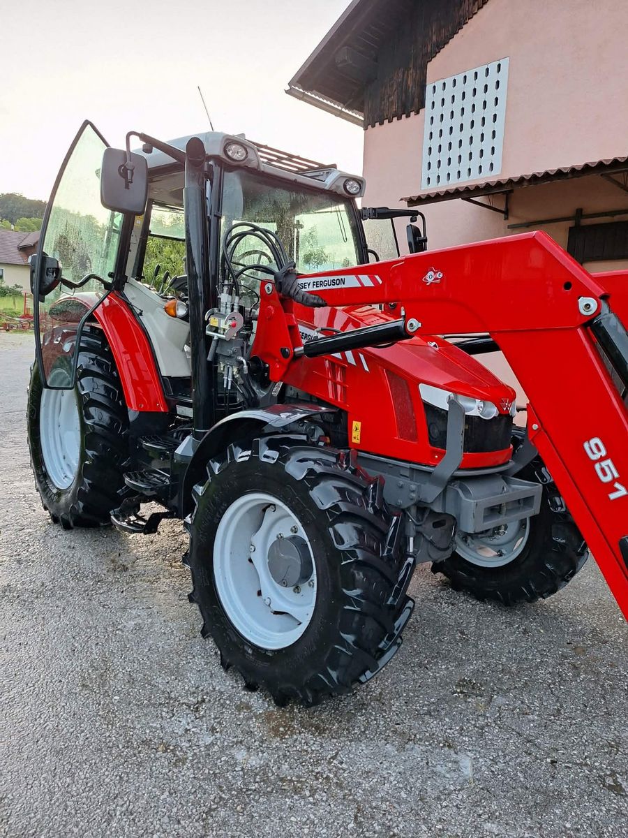 Massey Ferguson MF 5710 2