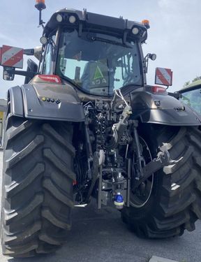 Valtra Q305