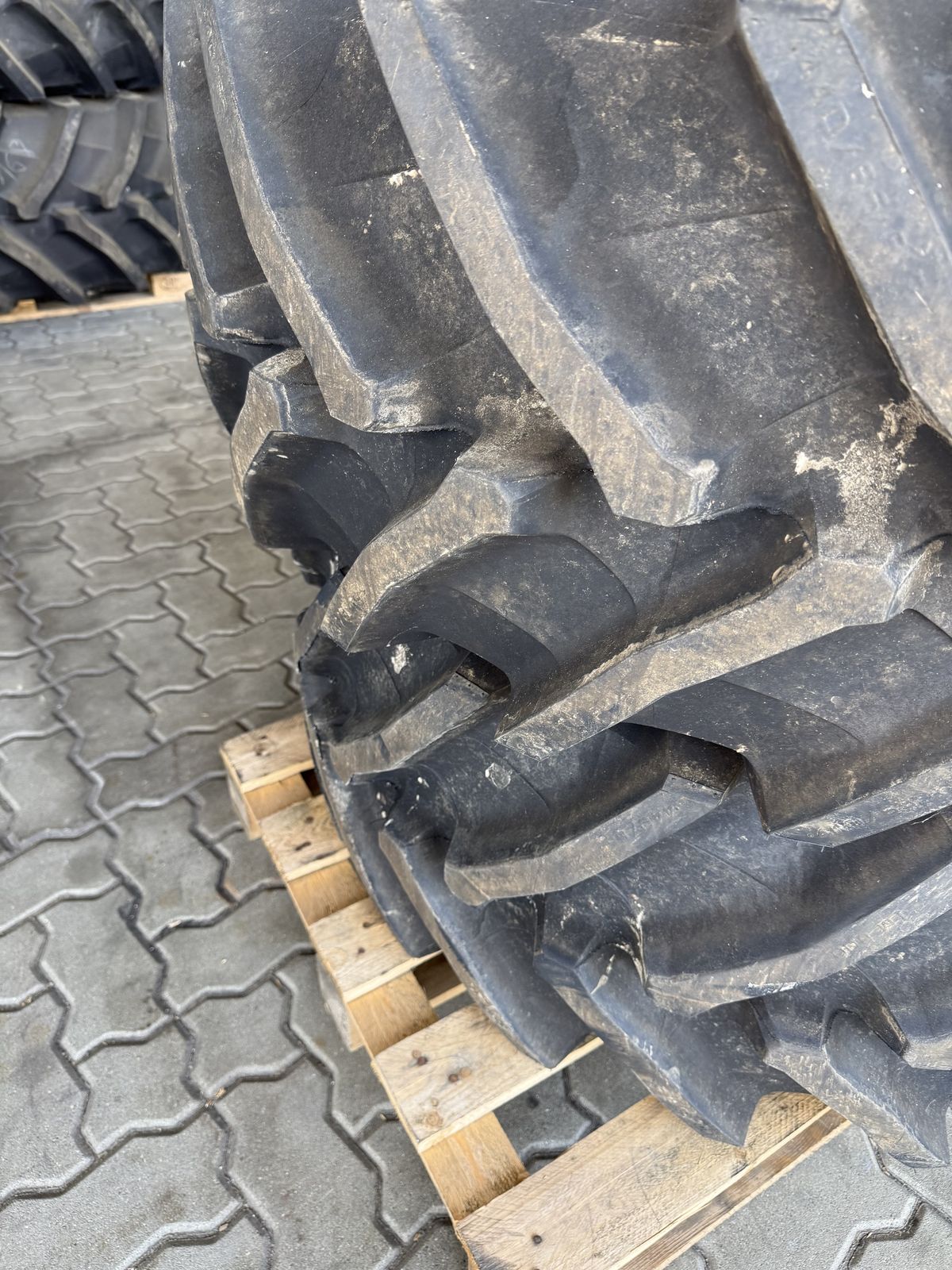 Trelleborg 440/65R24 TM800 3