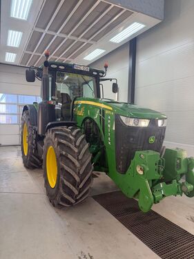John Deere 8370R