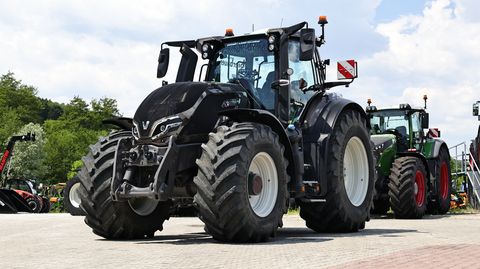 Valtra Q305