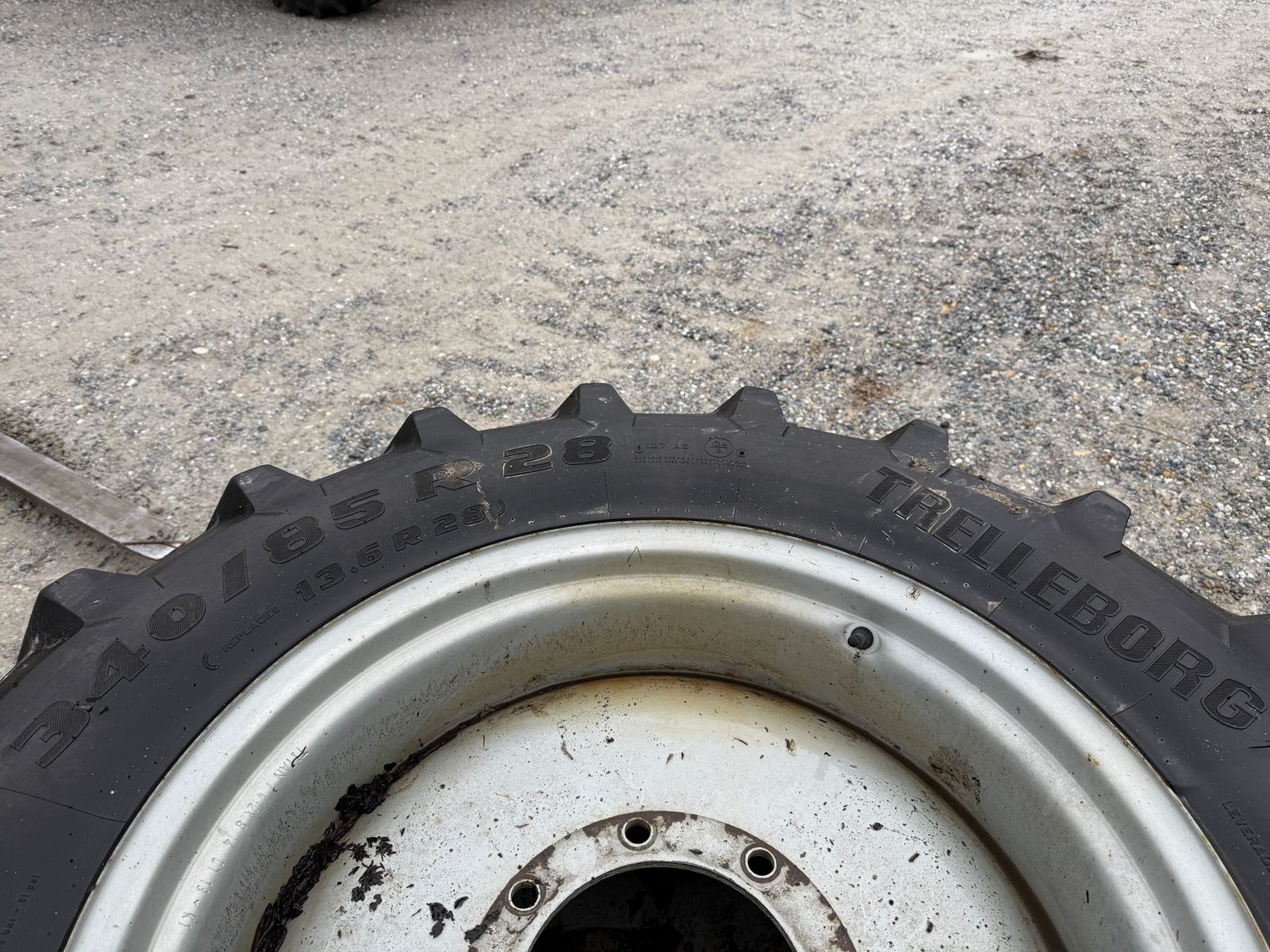 Trelleborg 340/85 R28  (13.6 R28) 2