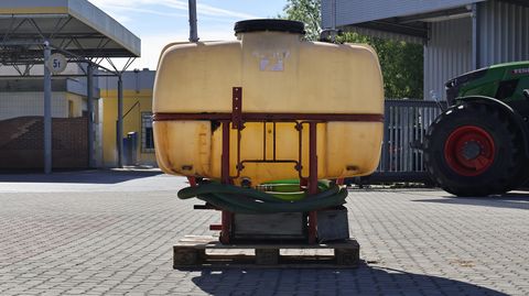 Sonstige Platz Fronttank 600 Liter