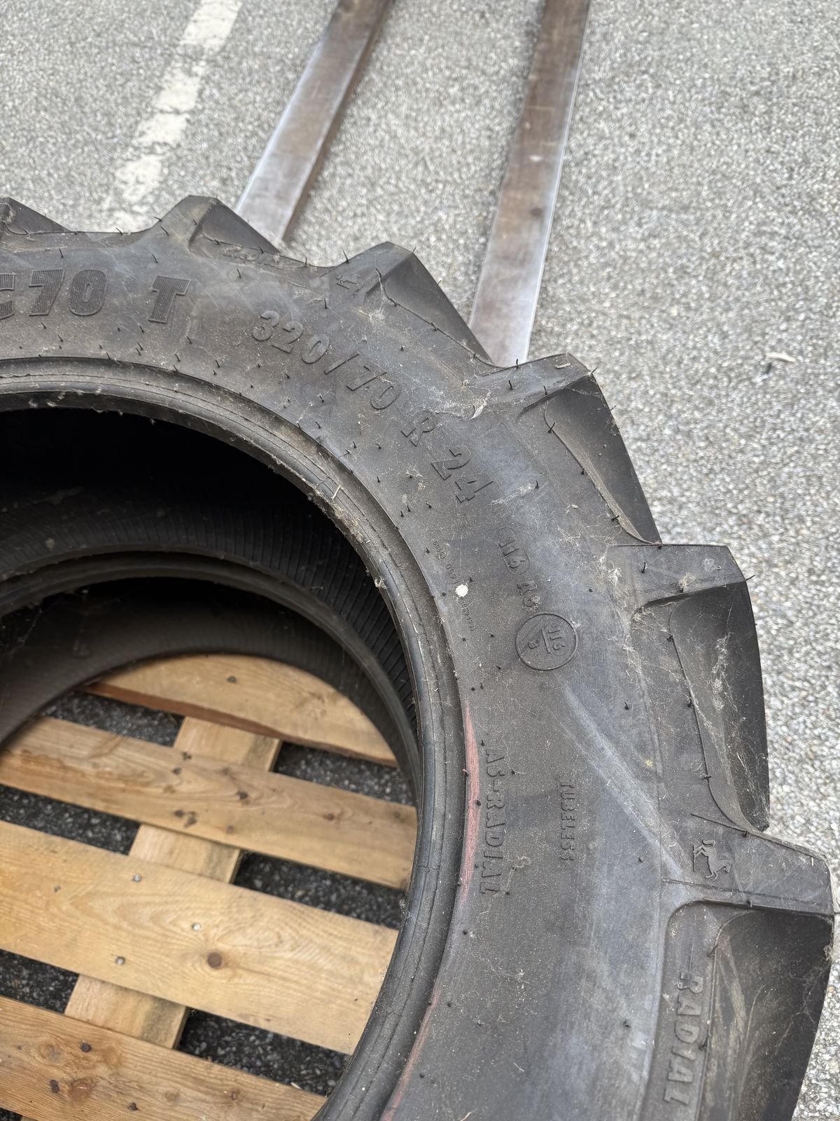 Continental 320/70 R24 2