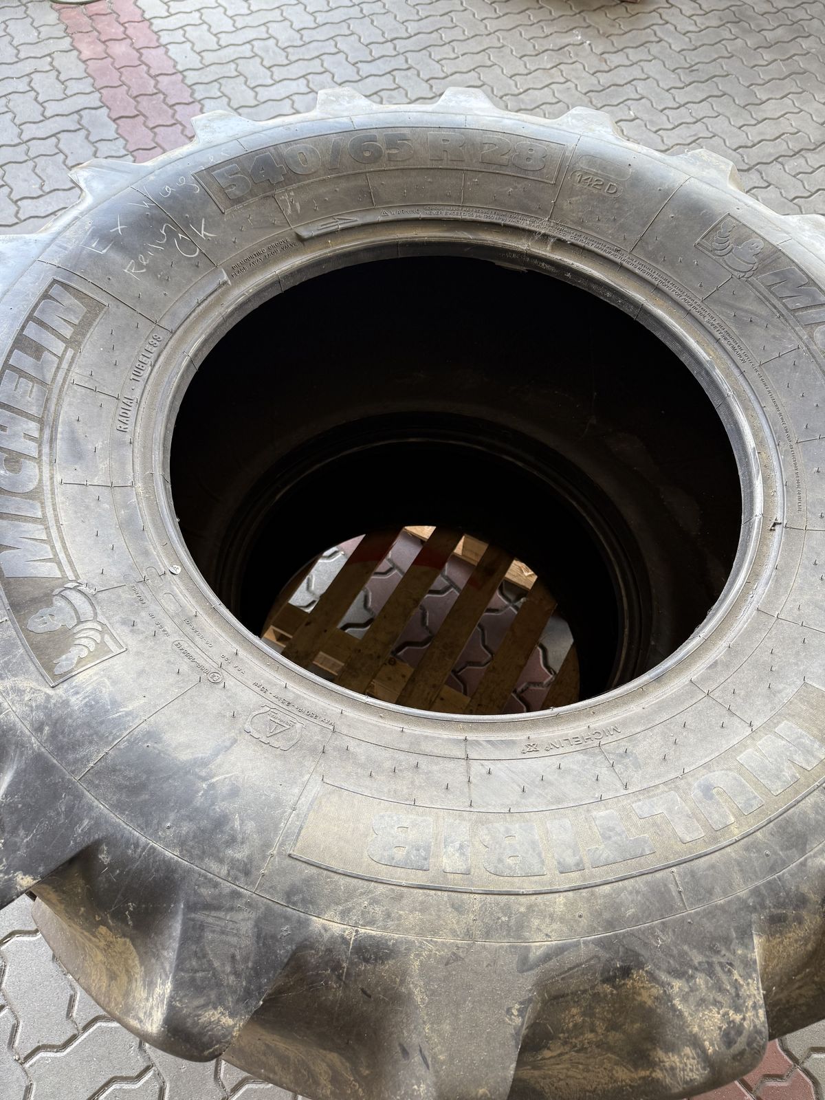 Michelin 540/65 R28 MultiBiB 2